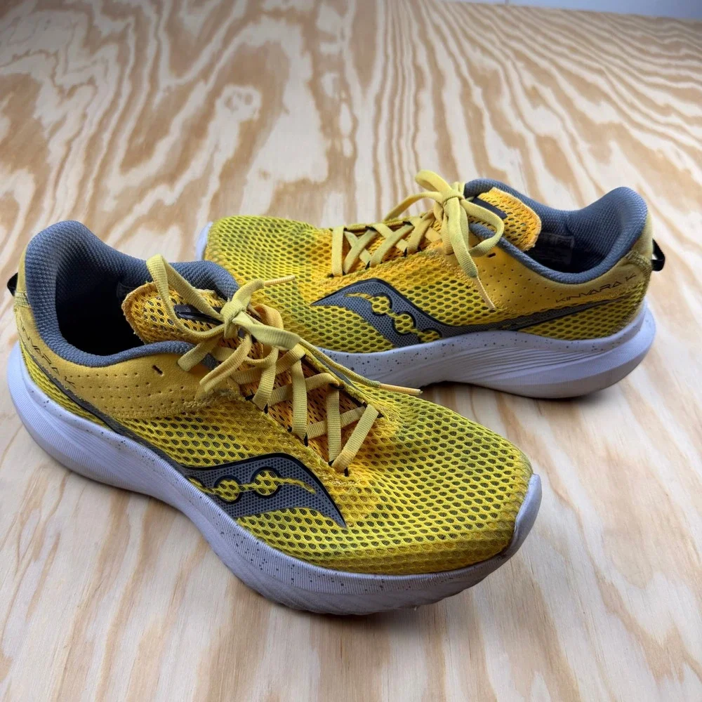 Saucony Kinvara 14 Mens Running Shoes Yellow Gray S20823-123 Size 9